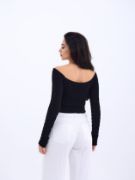 42241 TRİKO KAYIK YAKA CROP-SİYAH resmi